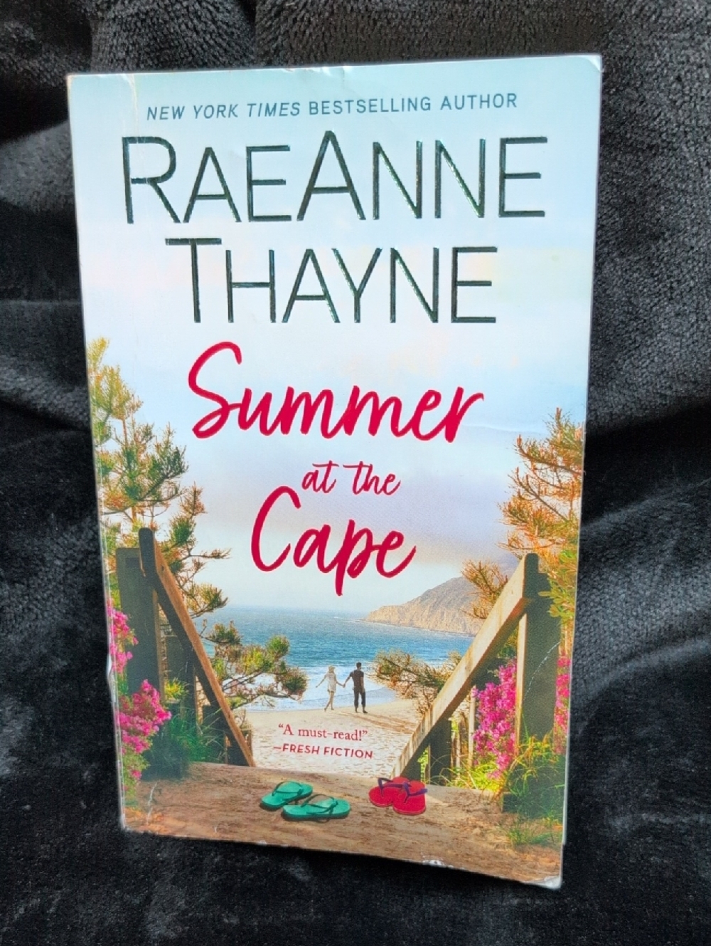 RaeAnne Thayne — Summer at the Cape (Beach Romance Paperback)
